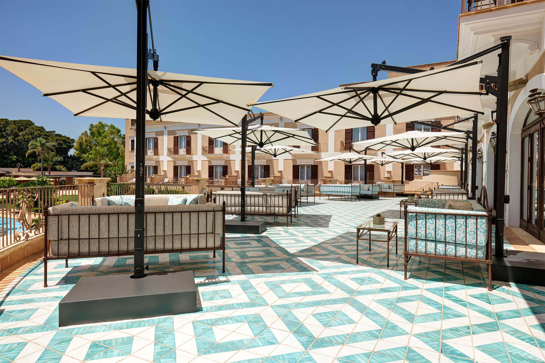 Turchinu Lounge & terrace Almar Giardino di Costanza Resort & Spa