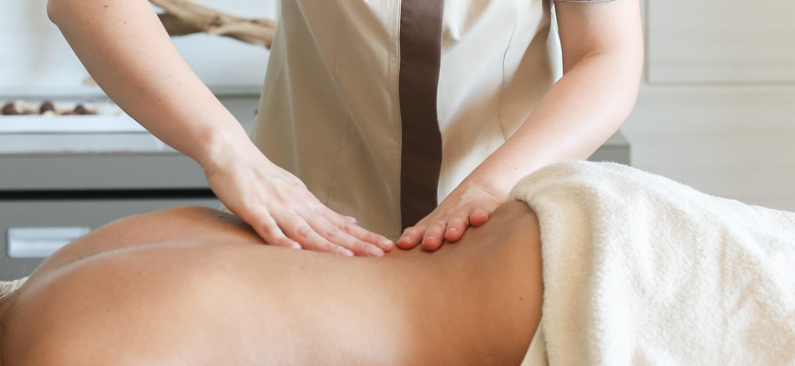Massages to strengthen the immune system Almablu Spa - Almar Giardino di Costanza Resort & Spa